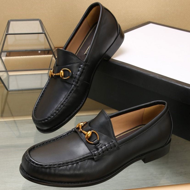 G*u*i leather shoes